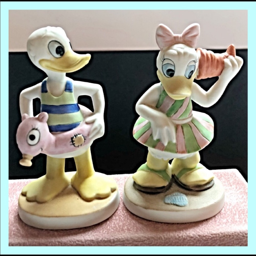 Donald and Daisy Duck China Figurine Set
